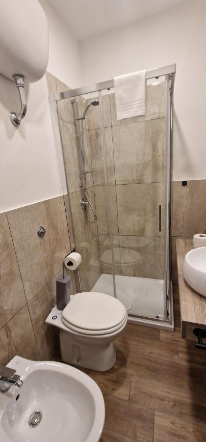Tribunali Platamon Neapel Exteriör bild