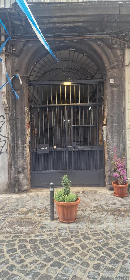Tribunali Platamon Neapel Exteriör bild